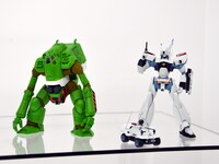 左から「ROBOT魂 <SIDE LABOR> タイラント2000」「ROBOT魂 <SIDE LABOR> イングラム3号機」（ともに参考出展）