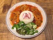 TOWER RECORDS CAFE表参道店の提供メニュー。「究極の必殺技、界王拳レッドカレー」