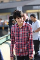 「逆光の頃」のオフショット。撮影/徳間書店