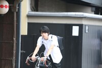 「逆光の頃」より。撮影/徳間書店