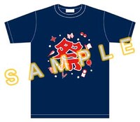 劇場販売されるTシャツ。