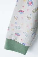 「おそ松さん」コラボパジャマのチョロ松モデル。