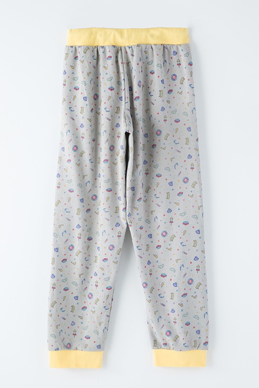 「おそ松さん」コラボパジャマの十四松モデル。