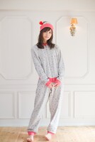 おそ松モデルの着用例。