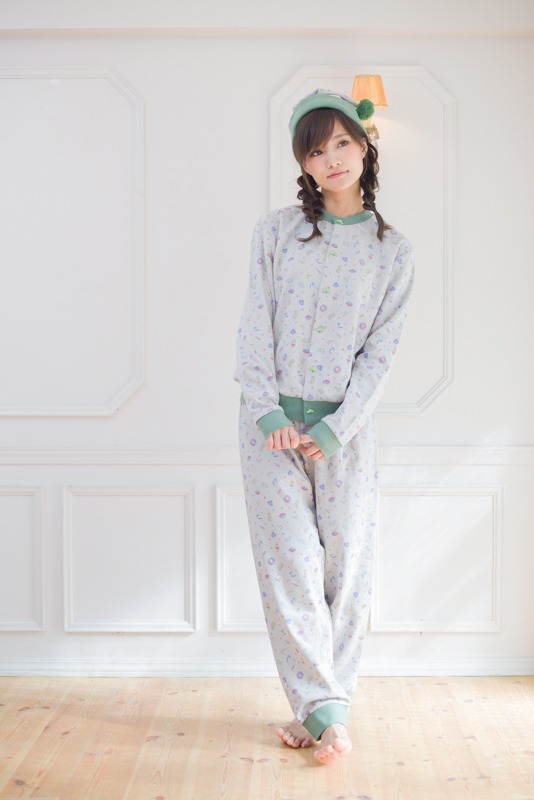 チョロ松モデルの着用例。