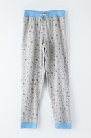 「おそ松さん」コラボパジャマのカラ松モデル。