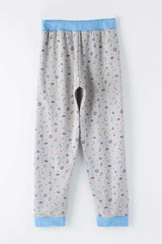 「おそ松さん」コラボパジャマのカラ松モデル。