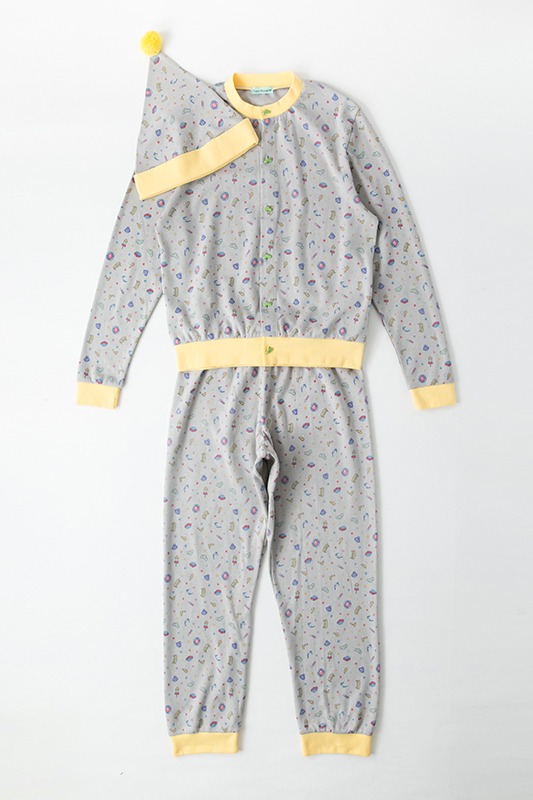 「おそ松さん」コラボパジャマの十四松モデル。