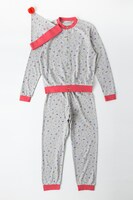 「おそ松さん」コラボパジャマのおそ松モデル。