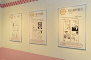 「夏目友人帳 大原画展 ～原作漫画からアニメーションまで～」の様子。