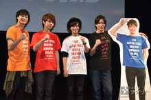 左から畠山遼、安里勇哉、小野賢章、小沼将太と、黒羽麻璃央のパネル。