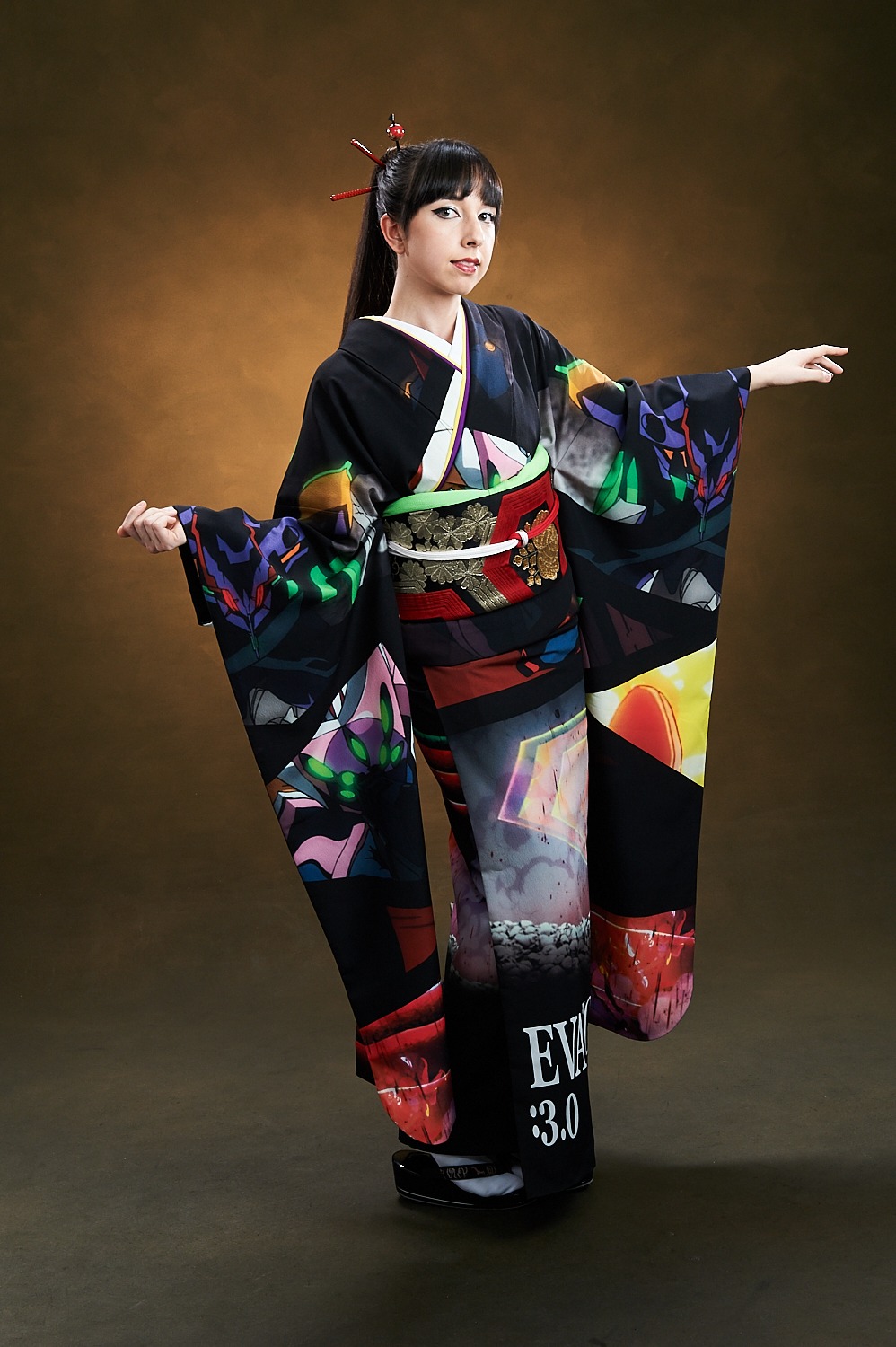 「EVANGELION × Full Graphic Kimono」着用例 ※画像（モデル着用）の帯はイメージです。セット販売される帯とはデザインが異なります。