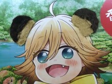 JR新宿駅東口改札内に登場した「うどんの国の金色毛鞠」の広告。