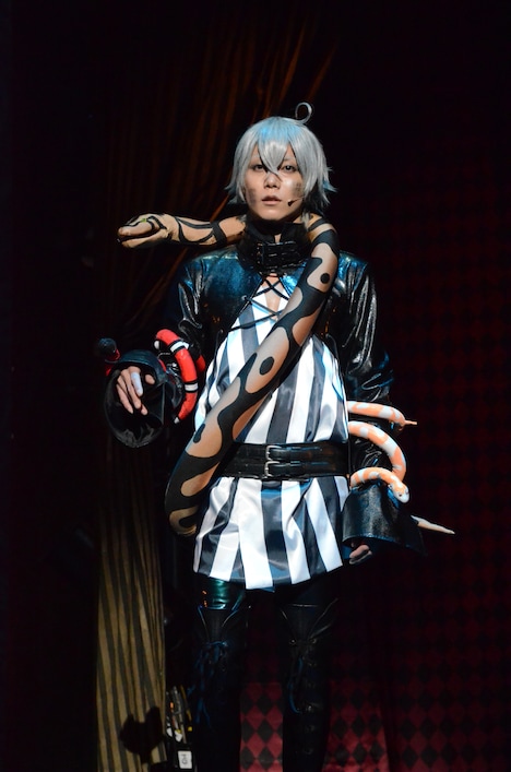 「ミュージカル『黒執事』~NOAH’S ARK CIRCUS~」ゲネプロの様子。玉城裕規演じるスネーク。