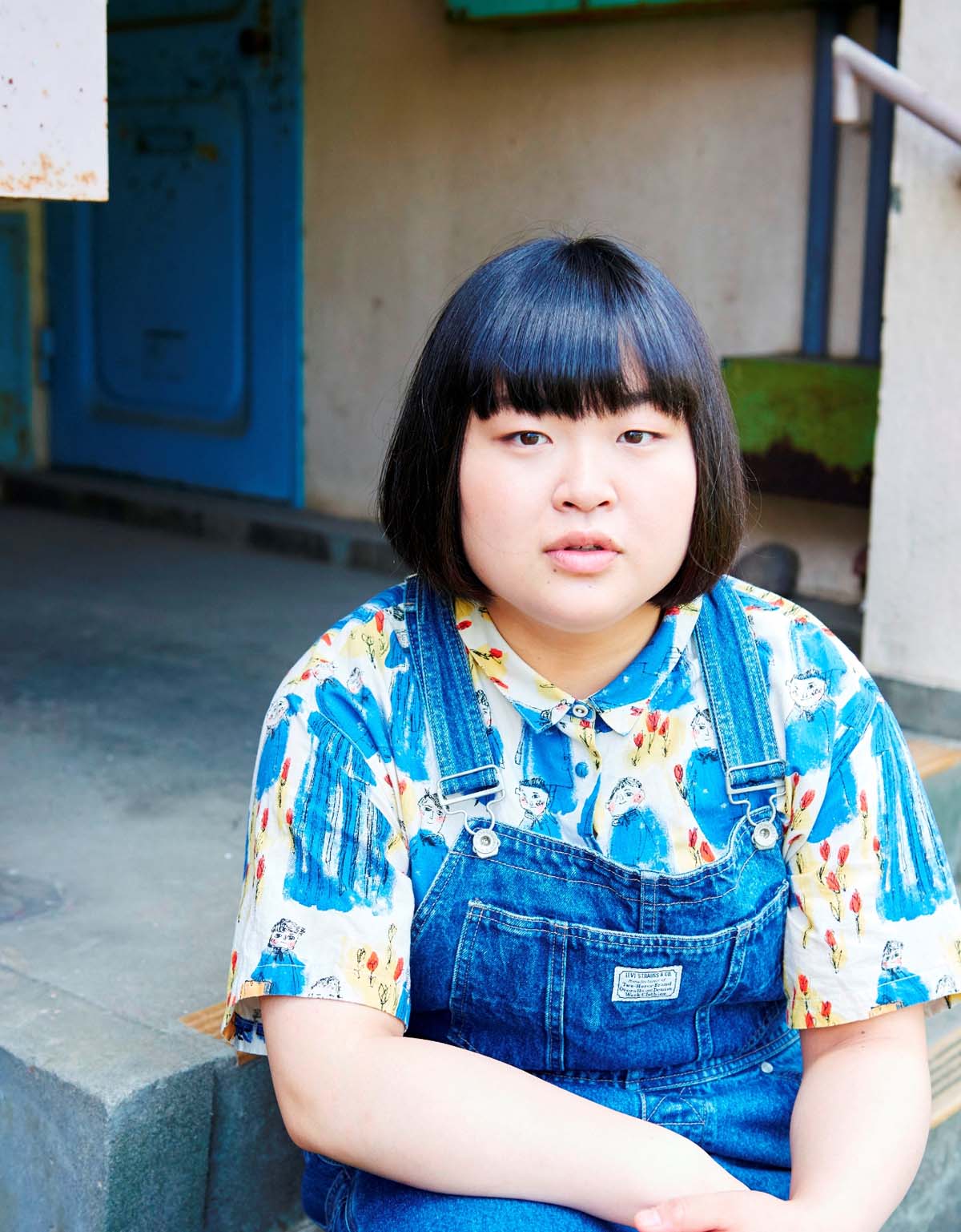 左江内の部下・下山役の富山えり子。