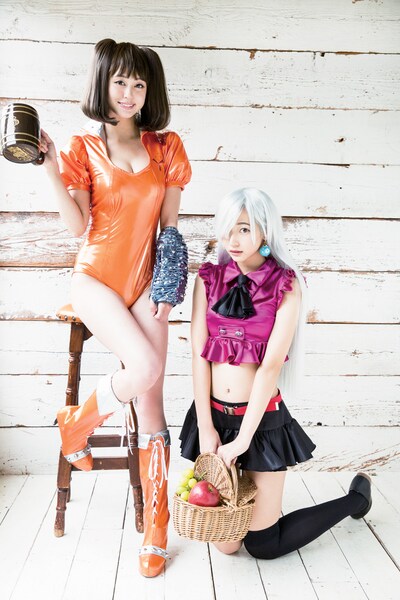 大川藍扮するディアンヌと武田玲奈扮するエリザベス。