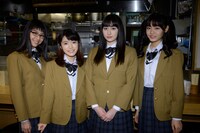 キャスト集合カット。左から田中美麗、美山加恋、早見あかり、古畑星夏。