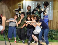 過去に開催された「忍戦ツアー」の様子。