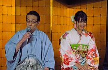 左から吹越満、広瀬アリス。