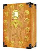 「こちら葛飾区亀有公園前派出所 ベストエピソードセレクション DVD-BOX」の「金の千両箱仕様BOX」。