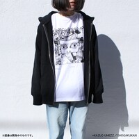 「わたしは真悟 Tシャツ 四角ver.」ホワイトの着用写真。