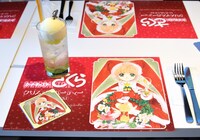 「小狼くんのキウイラムネ」と、ドリンク1杯で1枚、ランダムで進呈されるオリジナルコースター。