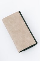 チョロ松モデルの財布。