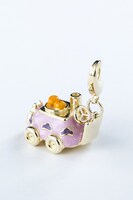 「ドテラねこ」のチャーム。