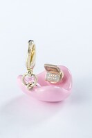 「トッティワゴン」のチャーム。