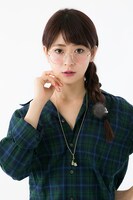 「チョロシコスキー」のチャームを使用したネックレス。