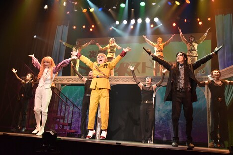 ニュース記事ランキング4位より、舞台「パタリロ！」の様子。(c)魔夜峰央/白泉社(別冊花とゆめ・メロディ・花LaLa online)