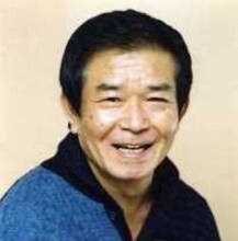 おでん役の石丸博也。