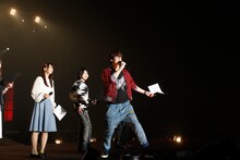 「双星の陰陽師」の作品紹介を読み上げる花江夏樹。