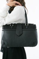 錐生零モデルバッグの使用イメージ。