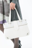 玖蘭枢モデルバッグの使用イメージ。