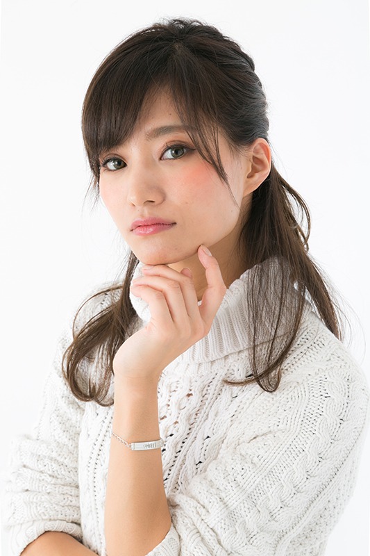 「風間陣モデル ブレスレット」の着用例。