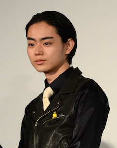 暗殺教室 殺せんせー役 二宮和也登場の舞台挨拶 出るなら今日しかない コミックナタリー 暗殺教室 殺せんせー役 二宮和也登場の舞台挨拶 出るなら今日しかない コミックナタリー