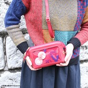 「アイドリッシュセブン ソロポーチ IDOLiSH7」の使用イメージ。