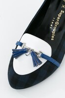 MooNsモデルのパンプス。