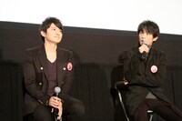 左から下野紘、津田健次郎。