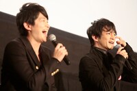 左から下野紘、津田健次郎。