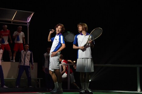 アクロバティックなプレイを得意とする菊丸英二と、天才・不二周助のペア。