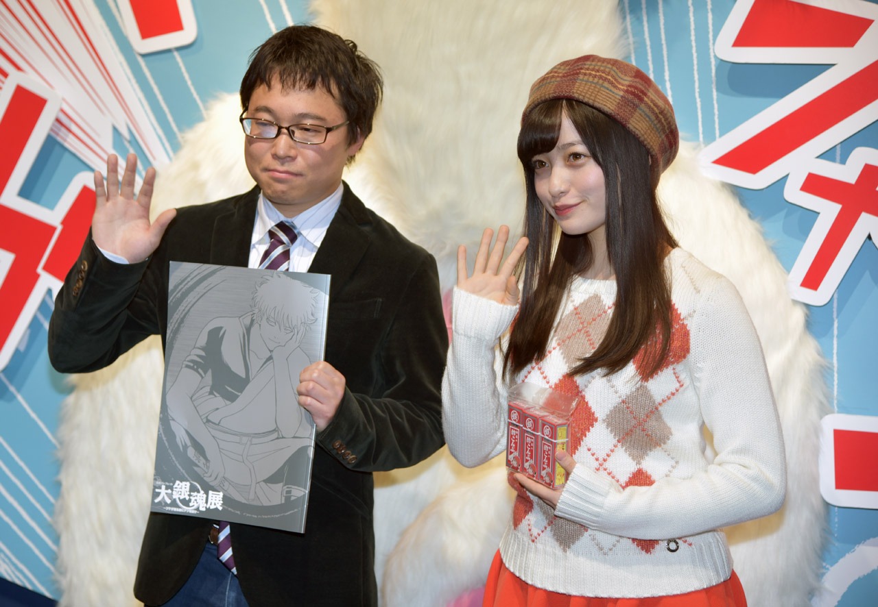 左から大西恒平氏、橋本環奈。