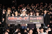 左から宮野真守、梶裕貴、畠中祐、千本木彩花、内田真礼、増田俊樹。