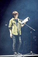 ビスケット・グリフォン役の花江夏樹。