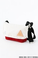 誠凛高校モデルのメッセンジャーバッグ。