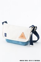 洛山高校モデルのメッセンジャーバッグ。