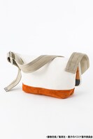 秀徳高校モデルのメッセンジャーバッグ。