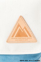 洛山高校モデルのメッセンジャーバッグ。