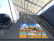 「天下一武道会パブリックアート」（グランルーフ大階段）